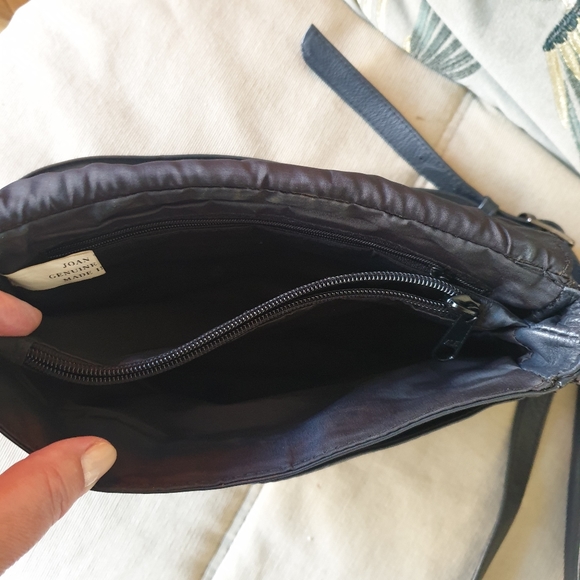 Vintage Joan Weisz black leather crossbody - Picture 7 of 10